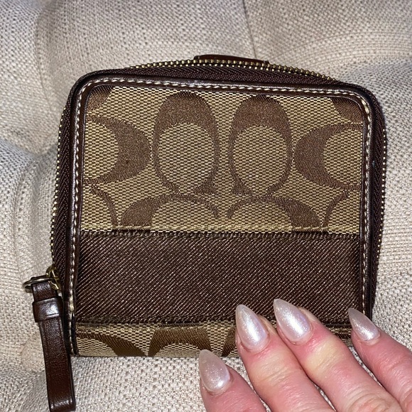 Small coach wallet - Picture 2 of 6